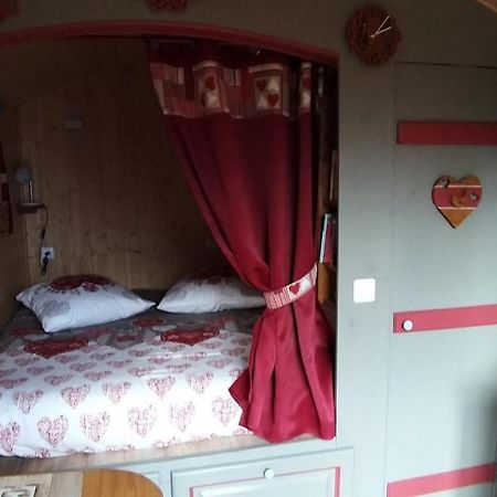 Roulotte Romantique Chauffee En Cevennes Monteils  ภายนอก รูปภาพ
